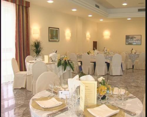 Hotel Pineta Ristorante Castello Cava deʼ Tirreni Zewnętrze zdjęcie