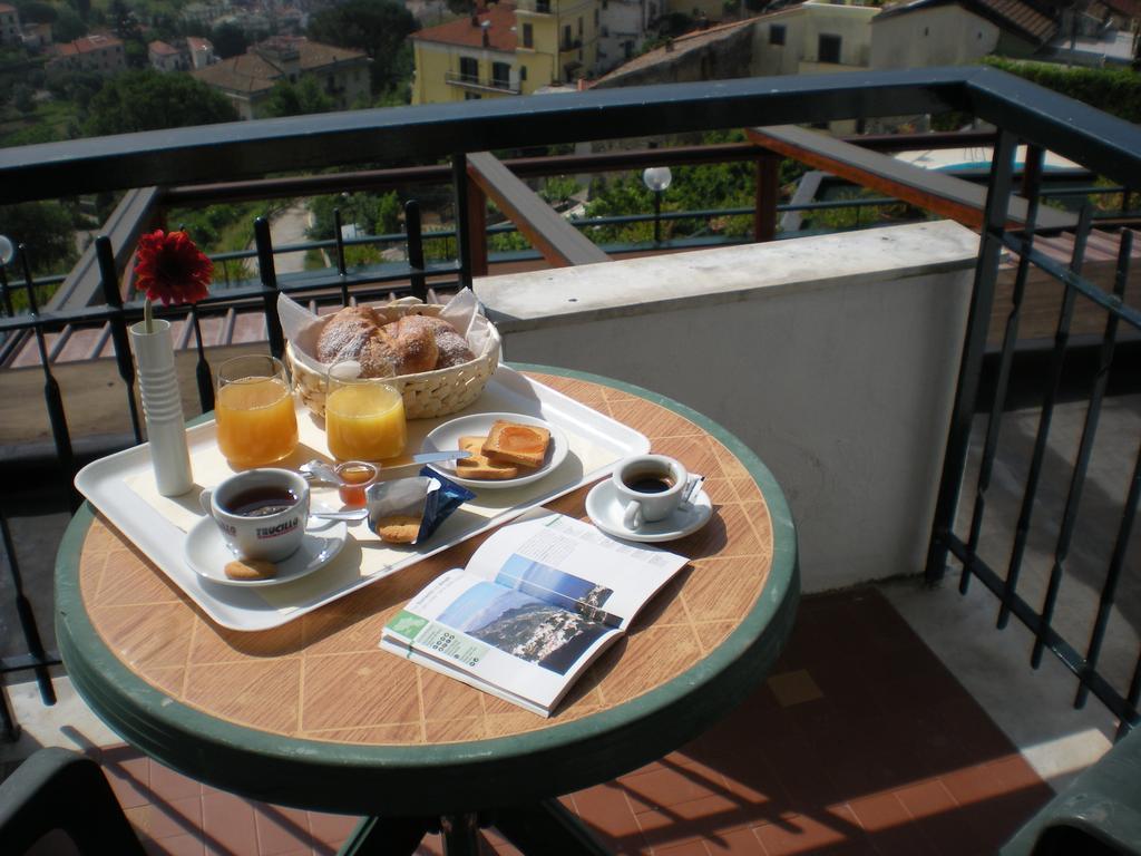 Hotel Pineta Ristorante Castello Cava deʼ Tirreni Pokój zdjęcie