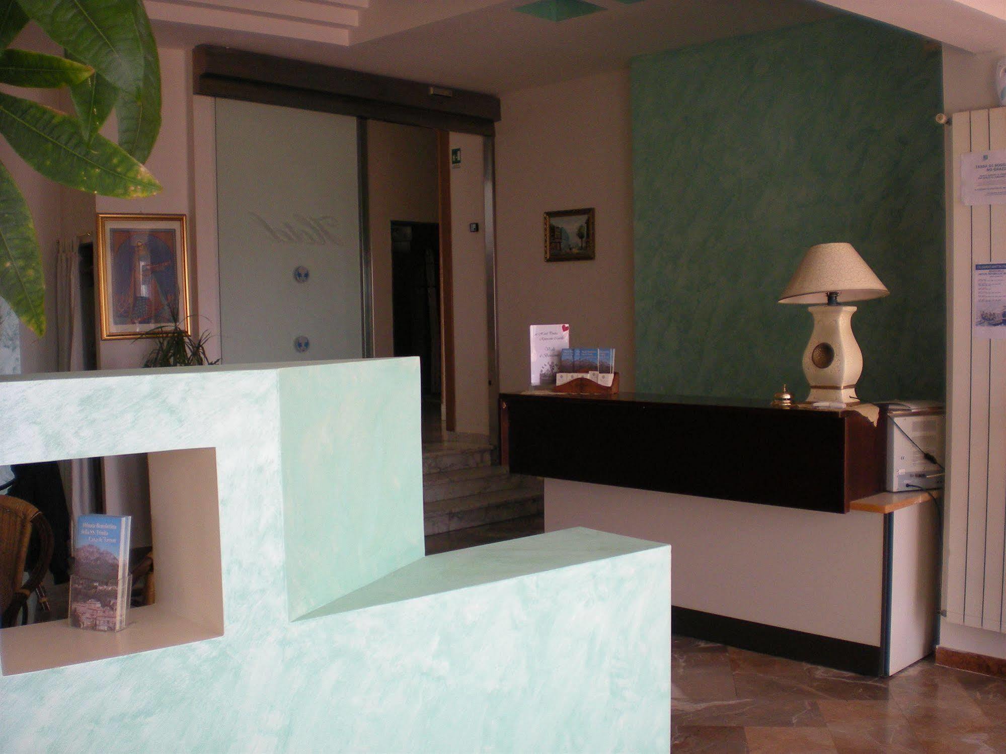 Hotel Pineta Ristorante Castello Cava deʼ Tirreni Zewnętrze zdjęcie